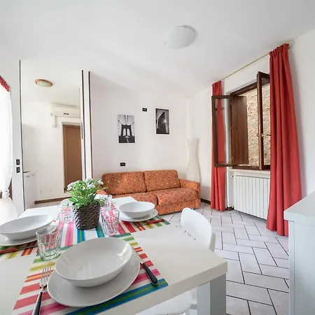 Apartamento Bright Moniga - Castle Bells *